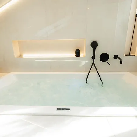 Stayprime 2, Historic Centrum, Panorama, Free Wifi, Jacuzzi, Parking Apartmán Banská Bystrica