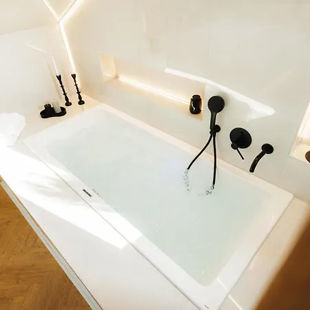 Stayprime 2, Historic Centrum, Panorama, Free Wifi, Jacuzzi, Parking Lägenhet *