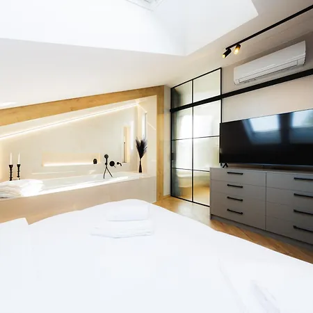 Stayprime 2, Historic Centrum, Panorama, Free Wifi, Jacuzzi, Parking Banská Bystrica