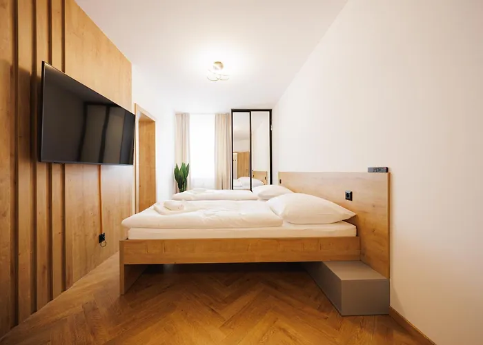 Stayprime Apartments, Historic Centrum, Panorama, Free Wifi, Jacuzzi, Parking * באנסקה ביסטריצה